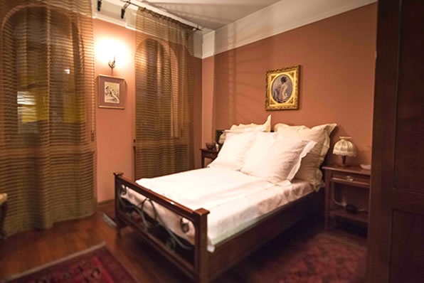 Guest bedroom